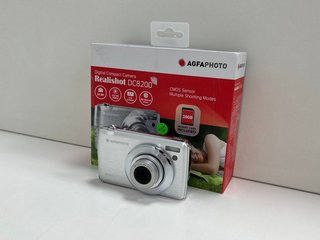 AGFAPHOTO REALISHOT DC8200 DIGITAL CAMERA IN SILVER: MODEL NO CDOE3 (WITH BOX & ALL ACCESSORIES) [JPTM113825] THIS PRODUCT IS FULLY FUNCTIONAL AND IS PART OF OUR PREMIUM TECH AND ELECTRONICS RANGE