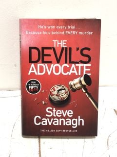 PALLET OF BOOKS TO INCLUDE THE DEVIL'S ADVOCATE BY STEVE CAVANAGH AND THE WISDOM OF CROWDS BY JOE ABERCROMBIE APPROX RRP £750