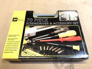 EXTRA LARGE VEHICLE DIP TRAY, 1X AA 70 PIECE SCREWDRIVER AND ACCESSORY SET,STANLEY 25 PIECE SOCKET SET,OUTDOOR COMPACT LANTERN RRP £390