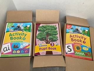 QTY OF ASSORTED ACTIVITY BOOKS TO INCLUDE BOX OF JOLLY PHONICS ACTIVITY BOOKS WITH STICKERS: LOCATION - C4