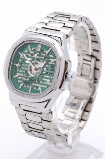 MEN'S VONLANTHEN AUTOMATIC WATCH. FEATURING A GREEN SKELETON DIAL. SILVER COLOURED BEZEL. GLASS EXHIBITION BACK CASE. W/R 3ATM. STAINLESS STEEL BRACELET: LOCATION - A0