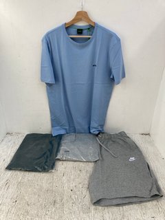 4 X ASSORTED CLOTHING ITEMS TO INCLUDE MENS JOGGERS IN GREY - UK SIZE XL AND MENS SPORTS TOP IN GREEN - UK SIZE XL: LOCATION - C12