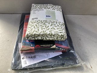 3 X ASSORTED BED ITEMS TO INCLUDE IKEA SORGMANTEL DUVET SHEET AND STRANGER THINGS DOUBLE DUVET SET: LOCATION - C11