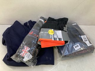 4 X ASSORTED CLOTHING ITEMS TO INCLUDE JACK & JONES BEANIE, SCARF AND GLOVES IN DARK BLUE AND TOMMY HILFIGER ZIP MOCK SWEATER IN DARK BLUE - UK SIZE S: LOCATION - C11