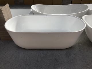 1700 X 770MM MODERN TWIN SKINNED DOUBLE ENDED FREESTANDING BATH WITH INTEGRAL WHITE SPRUNG WASTE & OVERFLOW - RRP £1489: LOCATION - C2