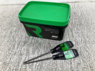 TUB OF 3000 GALVANISED SQUARE TWIST NAILS 38MM X 3.75MM TO ALSO INCLUDE 2 X CONCRETE AND MASONRY XT2 SDS PLUS DRILL BITS: LOCATION - E12