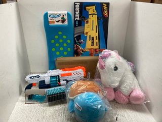 QTY OF ASSORTED TOYS TO INCLUDE NERF X FORTNITE AR-L BLASTER: LOCATION - WH9