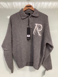 REPRESENT INITIAL WOOL BOUCLE POLO IN GREY - SIZE SMALL - RRP £180: LOCATION - BOOTH
