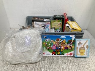 QTY OF ASSORTED KIDS ITEMS TO INCLUDE SUPER MARIO 500-PIECE JIGSAW PUZZLE: LOCATION - H14