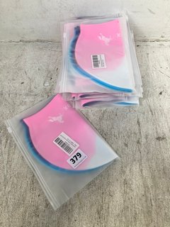 QTY OF SET OF 2 SWIMMING CAPS IN MULTI COLOURS: LOCATION - H8