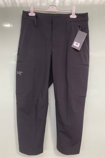 ARC'TERYX GAMMA HEAVYWEIGHT PANTS WITH STRAIGHT LEG IN BLACK - SIZE 8-SHORT - RRP £140: LOCATION - BOOTH