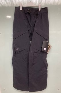 ARC'TERYX WOMENS SENTINEL RELAXED PANTS IN BLACK - SIZE 8-SHORT - RRP £429.99: LOCATION - BOOTH