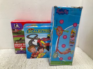 3 X ASSORTED CHILDRENS TOYS TO INCLUDE PEPPA PIG DELUXE TRI SCOOTER: LOCATION - G3