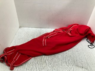 WELL EQUINE TRAVEL FLEECE IN RED - SIZE 4'6": LOCATION - G4