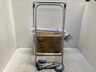 3 X ASSORTED MOBILITY AID ITEMS TO INCLUDE WALKING FRAME: LOCATION - G5