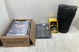 QTY OF ASSORTED ITEMS TO INCLUDE AA HEAVY DUTY TORCH: LOCATION - G12