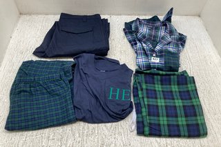 QTY OF ASSORTED MENS CLOTHING ITEMS TO INCLUDE GAP BODY CHECKED SHIRT IN MULTI - UK S: LOCATION - F17