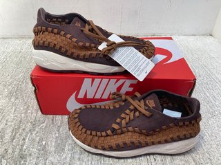 NIKE AIR FOOTSCAPE WOVEN TRAINERS IN EARTH/LIGHT BRITISH TAN/PHANTOM - SIZE UK5 - RRP £145: LOCATION - F16