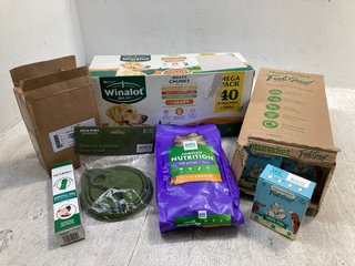 QTY OF ASSORTED PET ITEMS & FOOD TO INCLUDE PETS AT HOME COMPLETE NUTRITION FOR KITTENS 800G DRY FOOD BAG - BBE 23/12/2024: LOCATION - F12