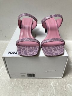 PAIR OF PAOLA LADIES LILAC CROCO EMBOSSED LEATHER HEEL SIZE: UK 4 - RRP £302: LOCATION - BR2