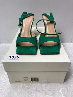 PAIR OF DIMA LADIES GREEN SUEDE LEATHER HEEL SIZE: UK 2 - RRP £336: LOCATION - BR2