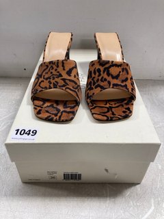 PAIR OF LILY LADIES LEOPARD PAINT SUEDE LEATHER HEELS SIZE: UK 3 - RRP £311: LOCATION - BR2