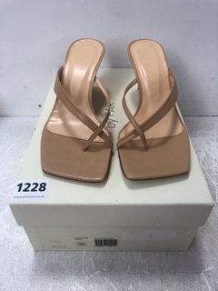 PAIR OF THERESA LADIES NUDE LEATHER HEELS SIZE: UK 3 - RRP £315: LOCATION - BR5