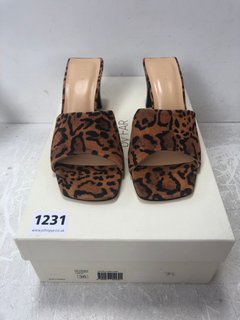 PAIR OF LILY LADIES LEOPARD PAINT SUEDE LEATHER HEELS SIZE: UK 3 - RRP £311: LOCATION - BR5