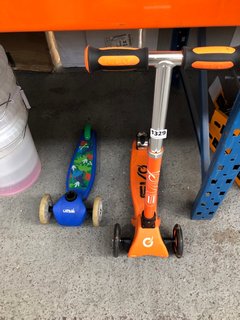 EVO CHILDRENS 3 WHEEL SCOOTER IN ORANGE TO INCLUDE UMOVE 3 WHEEL SCOOTER IN BLUE (MISSING HANDLEBARS): LOCATION - BR11