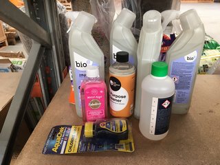 (COLLECTION ONLY) QTY OF ASSORTED CLEANING ITEMS TO INCLUDE DELONGHI DESCALER FOR COFFEE MACHINES: LOCATION - BR9