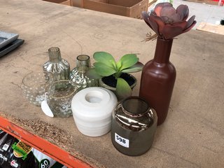 QTY OF ASSORTED HOUSEHOLD ITEMS TO INCLUDE BESSAN MESH CUT CANDLE HOLDER & VALROSS BUD VASE: LOCATION - BR10