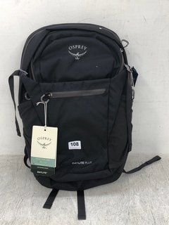 OSPREY DAYLITE PLUS BACKPACK IN BLACK: LOCATION - E4