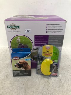 3 X ASSORTED PET ITEMS TO INCLUDE PETSAFE AUTOMATIC BALL LAUNCHER: LOCATION - G14
