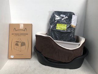 4 X ASSORTED PET ITEMS TO INCLUDE TRAVELLING CARRY BAG: LOCATION - E5