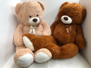2 X ASSORTED LARGE TEDDY BEAR PLUSHIES: LOCATION - H5