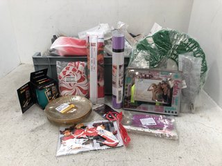 QTY OF ASSORTED ITEMS TO INCLUDE STERLING HEINZ SAFE CAN: LOCATION - E13