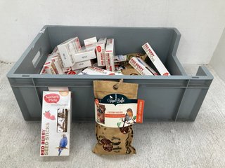 QTY OF ASSORTED PET ITEMS TO INCLUDE QTY OF TWEETER'S TREATS RED BERRY SEED STICKS 100G BB: 03/24 (SOME ITEMS MAY BE PAST BB): LOCATION - E14