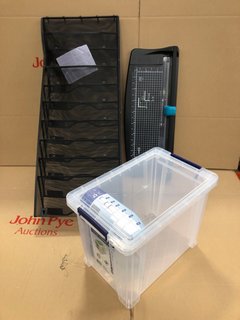 3 X ASSORTED ITEMS TO INCLUDE BANKERS BOX STORE 18.5L STORAGE BOX: LOCATION - E17