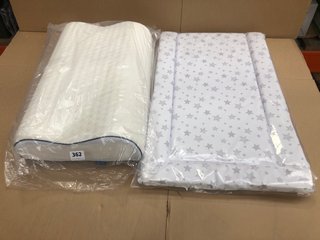 SMALL STAR PRINT CHANGING MAT IN WHITE TO INCLUDE MEMORY FOAM PILLOW: LOCATION - E18