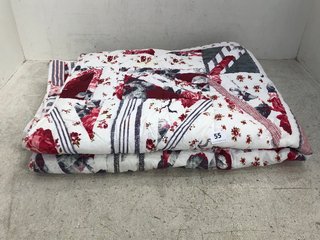 LARGE QUILTED FLORAL PATTERNED BEDSPREAD IN WHITE/RED MULTI: LOCATION - E2