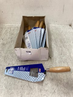 QTY OF 10" LONDON PATTERN BRICK TROWELS WITH WOOD HANDLES: LOCATION - AR6