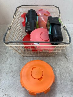 QTY OF PLASTIC FOOD STORAGE BOWLS WITH LIDS TO INCLUDE 2 X BLACK DRINKING BOTTLES & CASES: LOCATION - AR6