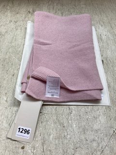BELLEMERE CASHMERE MERINO WOOL BLUSH PINK SCARF RRP £312: LOCATION - AR8