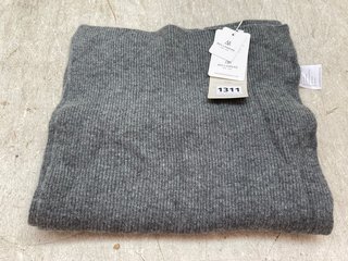 BELLEMERE GREY RIBBED CASHMERE UNISEX SCARF RRP £351: LOCATION - AR9
