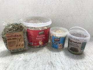 4 X PET ITEMS TO INCLUDE EXTRA SELECT PUPPY TREATS, NATURALS HERBAL GARDEN FOR RABBITS, GUINEA PIGS, NATURE DRY HEDGEHOG DINNER & PREMIUM RABBIT MIX FOOD: LOCATION - AR11