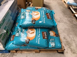 QTY OF EXTRA SELECT GUINEA PIG FEED: LOCATION - B2 (KERBSIDE PALLET DELIVERY)