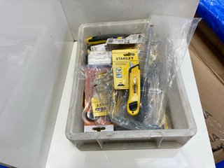 (COLLECTION ONLY) QTY OF STANLEY KNIVES (PLEASE NOTE: 18+YEARS ONLY. ID MAY BE REQUIRED): LOCATION - BR11