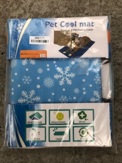 XXL PET COOLING MAT IN BLUE: LOCATION - R8