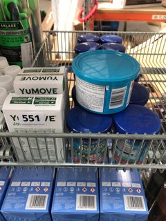 QTY OF PET ITEMS TO INCLUDE YUMOVE MAX STRENGTH JOINT CARE CAPSULES & INTERPET FREEZE DRIED FISH FOOD: LOCATION - R8