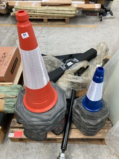 QTY OF ASSORTED ITEMS TO INCLUDE LARGE TRAFFIC CONES IN ORANGE/REFLECTION BAND & SMALL TRAFFIC CONES IN BLUE/REFLECTION BANDS: LOCATION - A5